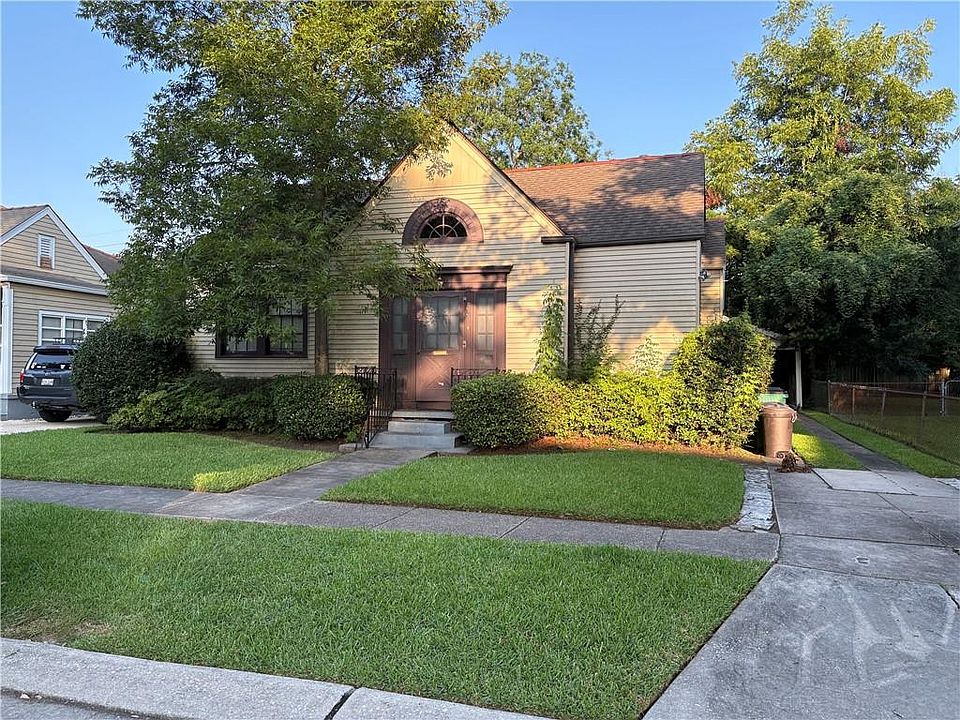 2nd image of 214 Ridgewood Dr