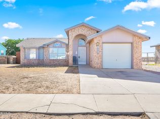 613 Orchid Dr, Horizon City, TX 79928