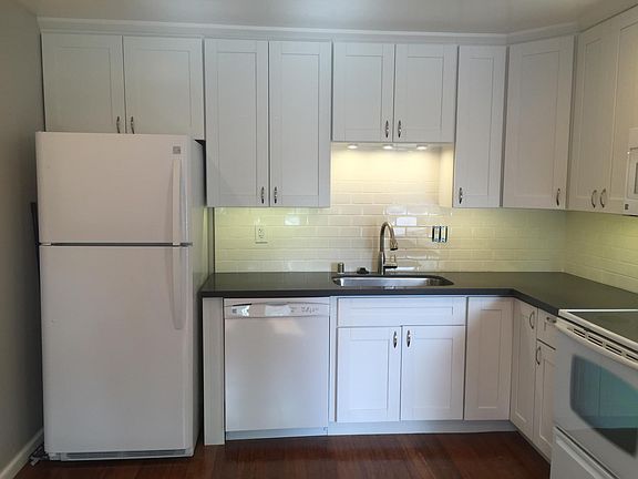 4th image of 242 Union Ave