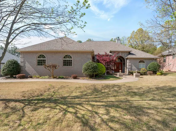 57 Ouachita Dr, Maumelle, AR 72113