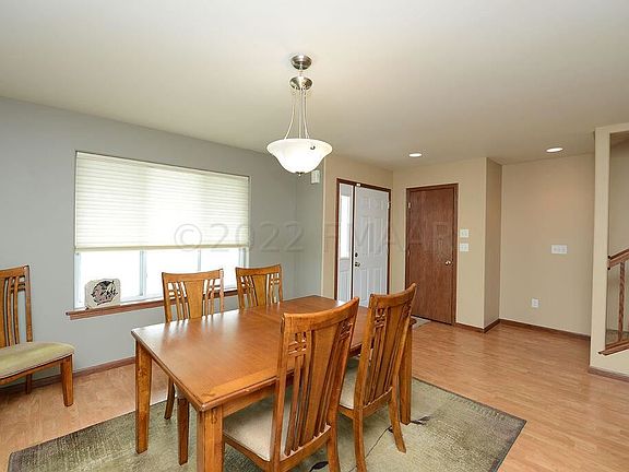 4th image of 3106 Foxtail Dr E