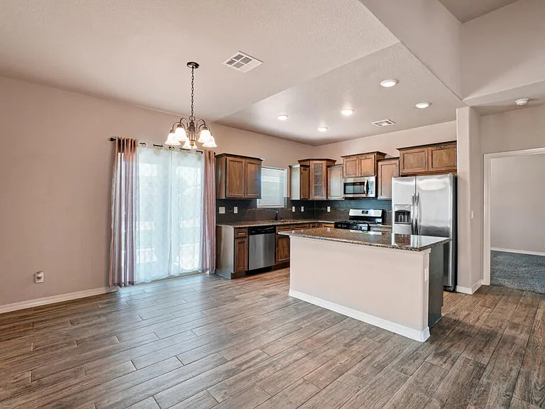 852 Lemington St — Photo 14