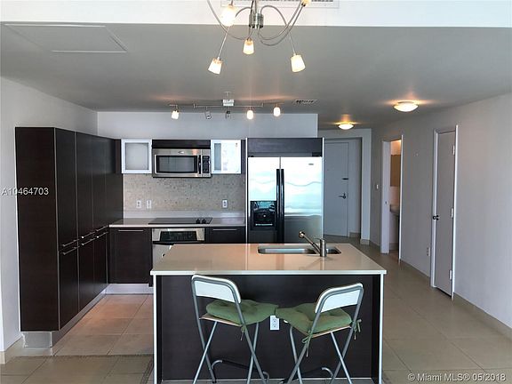 3rd image of 1900 N Bayshore Dr APT 1914