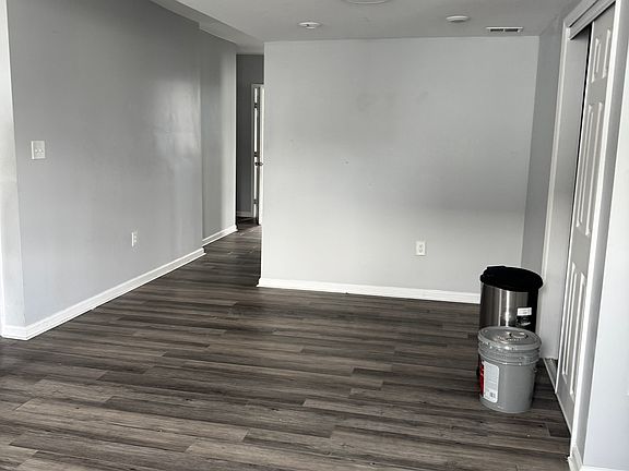 5th image of 218 Park Ave #220
