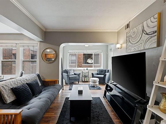4th image of 700 W 48th St APT 206