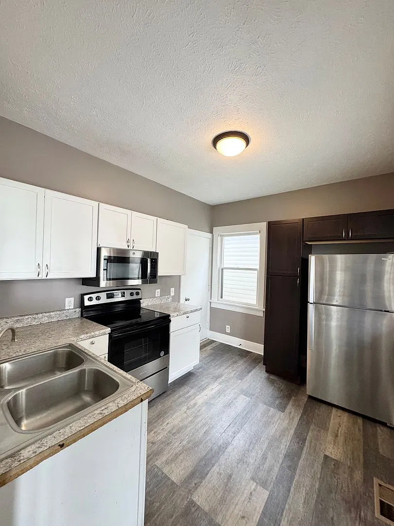 5148 Dodge St — Photo 4