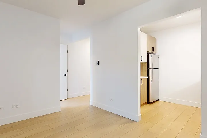 5501 S. Cornell — Photo 16