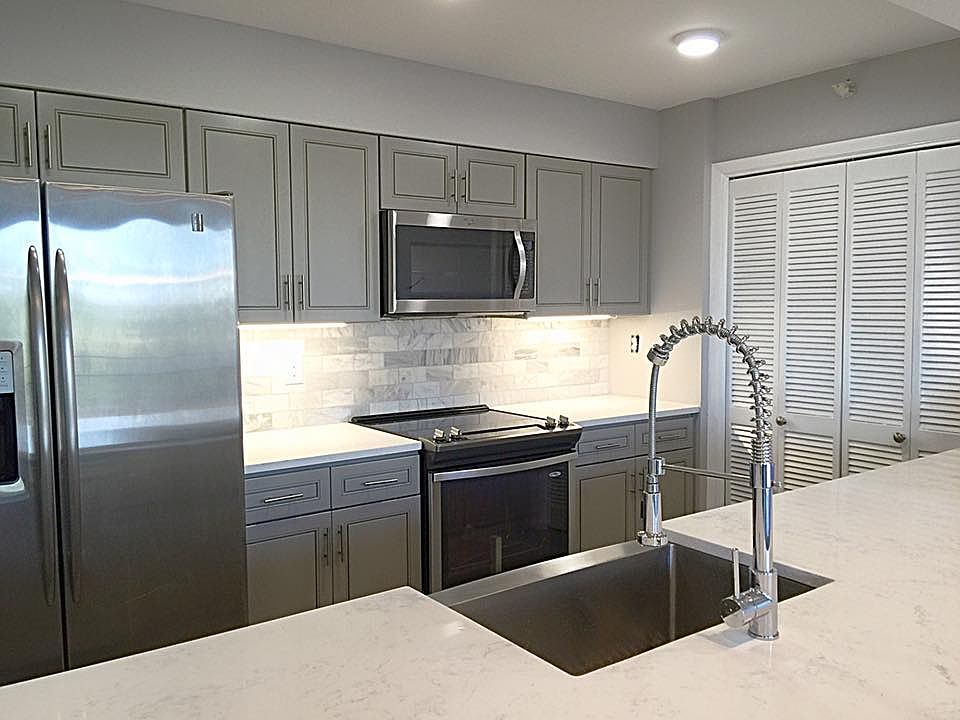 1st image of 202 Port Royal Way