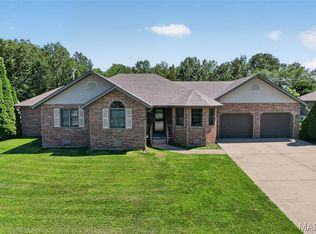 2220 Cherry Blossom Cir, Lebanon, MO 65536