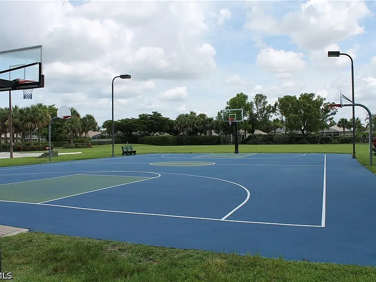 2736 Lambay Ct — Photo 11