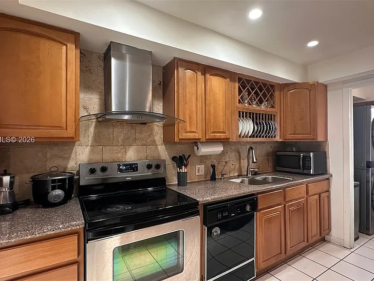 8401 SW 107th Ave #331E — Photo 9