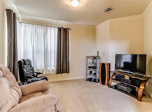5th image of 2400 Thunderbrook Dr