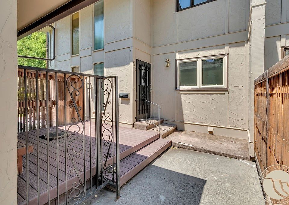 1st image of 725 Beverly Hill Blvd