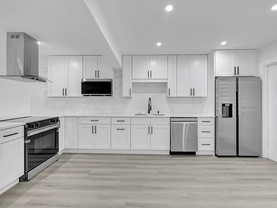 1st image of 3050 N Palm Aire Dr APT 704