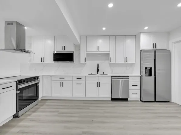 3050 N Palm Aire Dr, Pompano Beach, FL