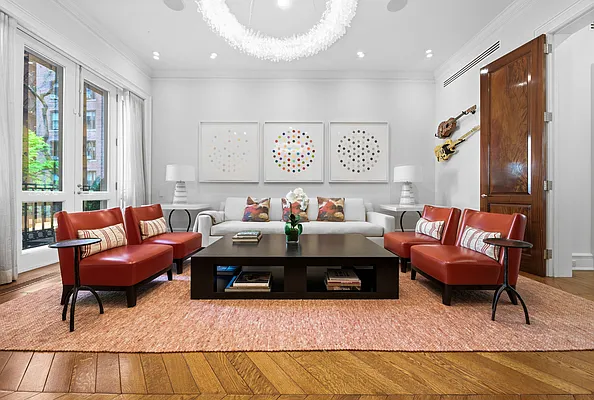 Living room, photo 2