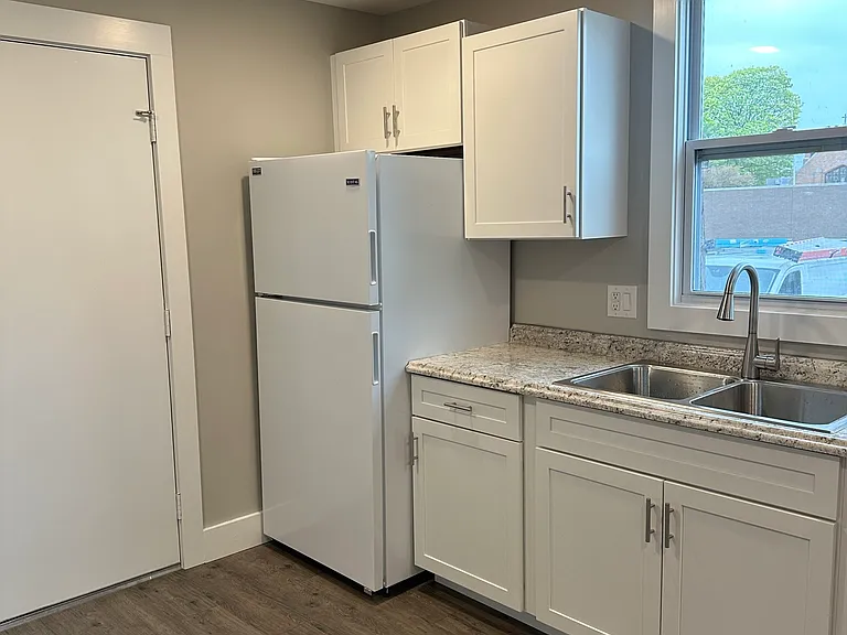 712 Elm St — Photo 22