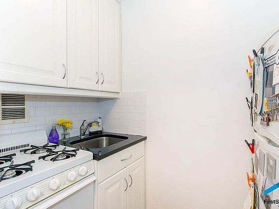 3rd image of 330 E 70th St APT 1C