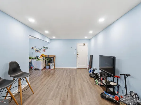 1727 28th St SE APT 204, Washington, DC 20020