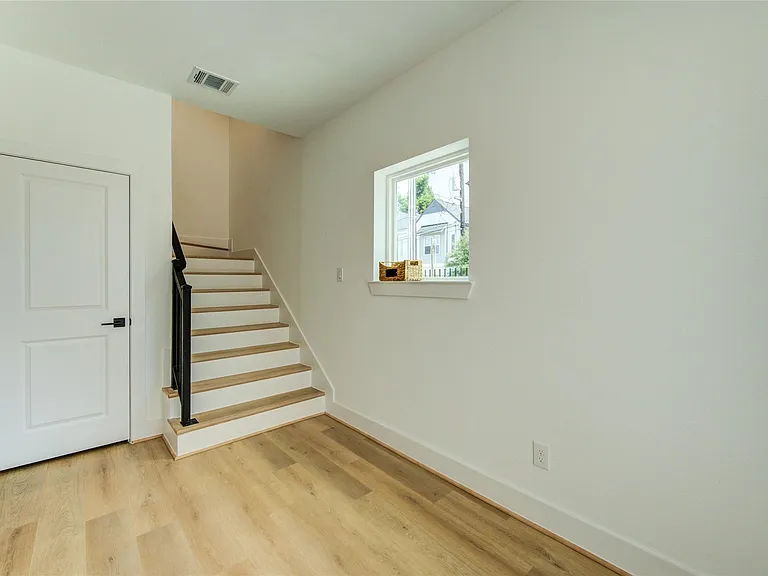 4035 Buck St — Photo 7