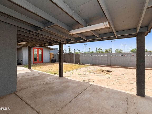 5th image of 1661 W PEPPER Place
