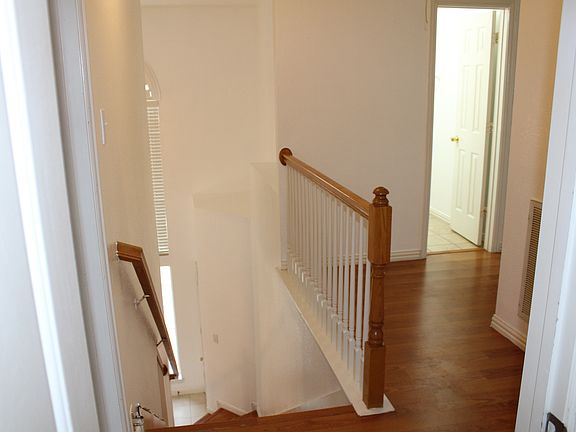 3rd image of 5017 Remington Dr