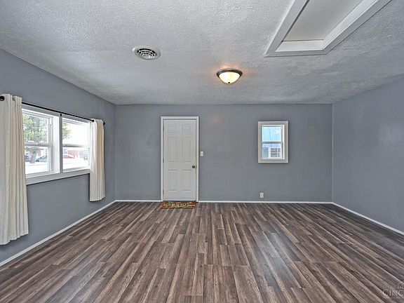 5th image of 157 Sunshine Ave