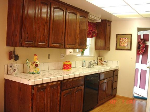 2nd image of 1440 Yosemite Dr