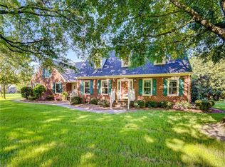112 Windy Point Dr, Suffolk, VA 23435