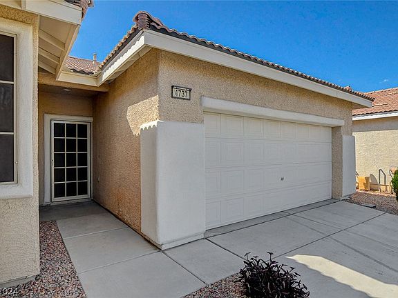 3rd image of 4737 Bell Canyon Ct