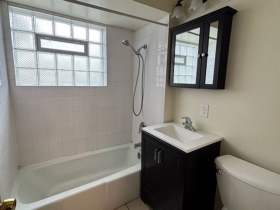 5th image of 6605 Oak Forest Ave APT 3
