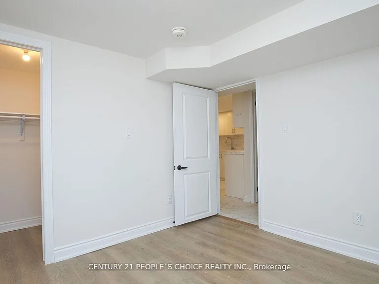 2 Betteridge Ln W — Photo 17