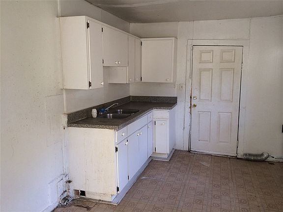 5th image of 1707 E Noel St