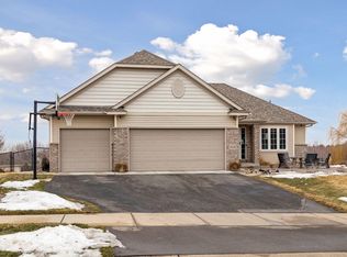 909 Firethorne Trl, Jordan, MN 55352