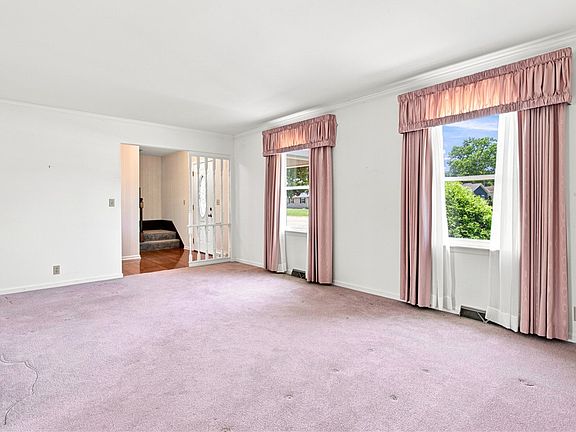 5th image of 1819 Reynolds Dr