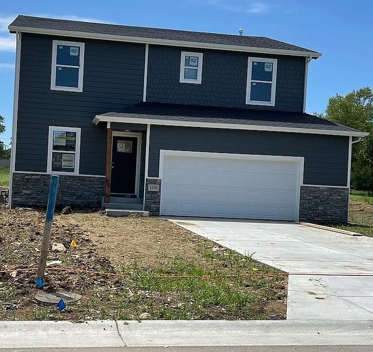 1st image of 1225 Skyview Dr