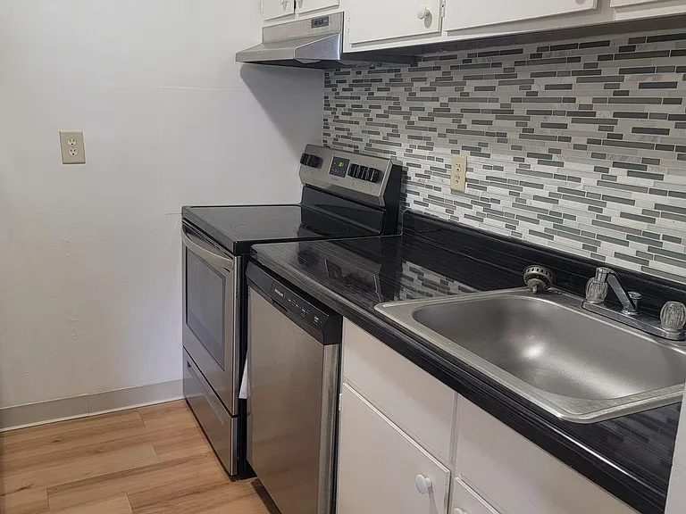 University Park Apartments — Photo 59