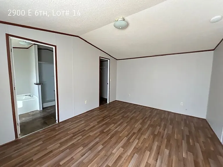 2900 E 6th Ave #14 — Photo 2