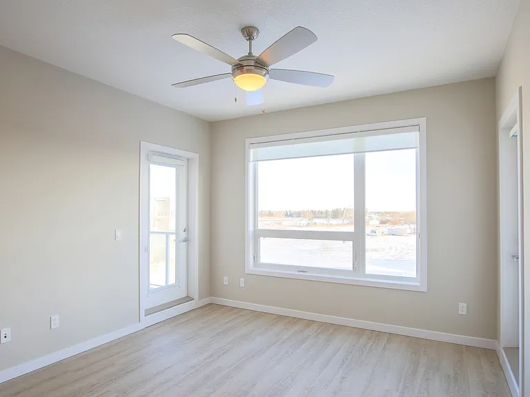 8531 8a Ave SW #410 — Photo 4