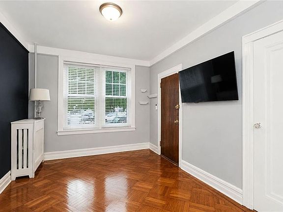 5th image of 2755 E 28th St