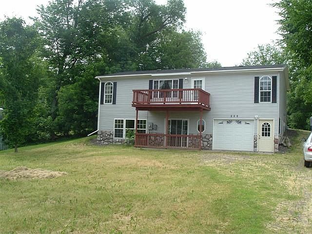 2nd image of 228 Oak St