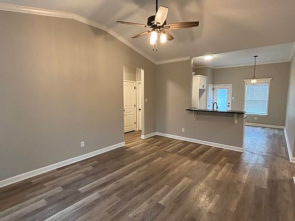 5th image of 30 Woodhaven Dr