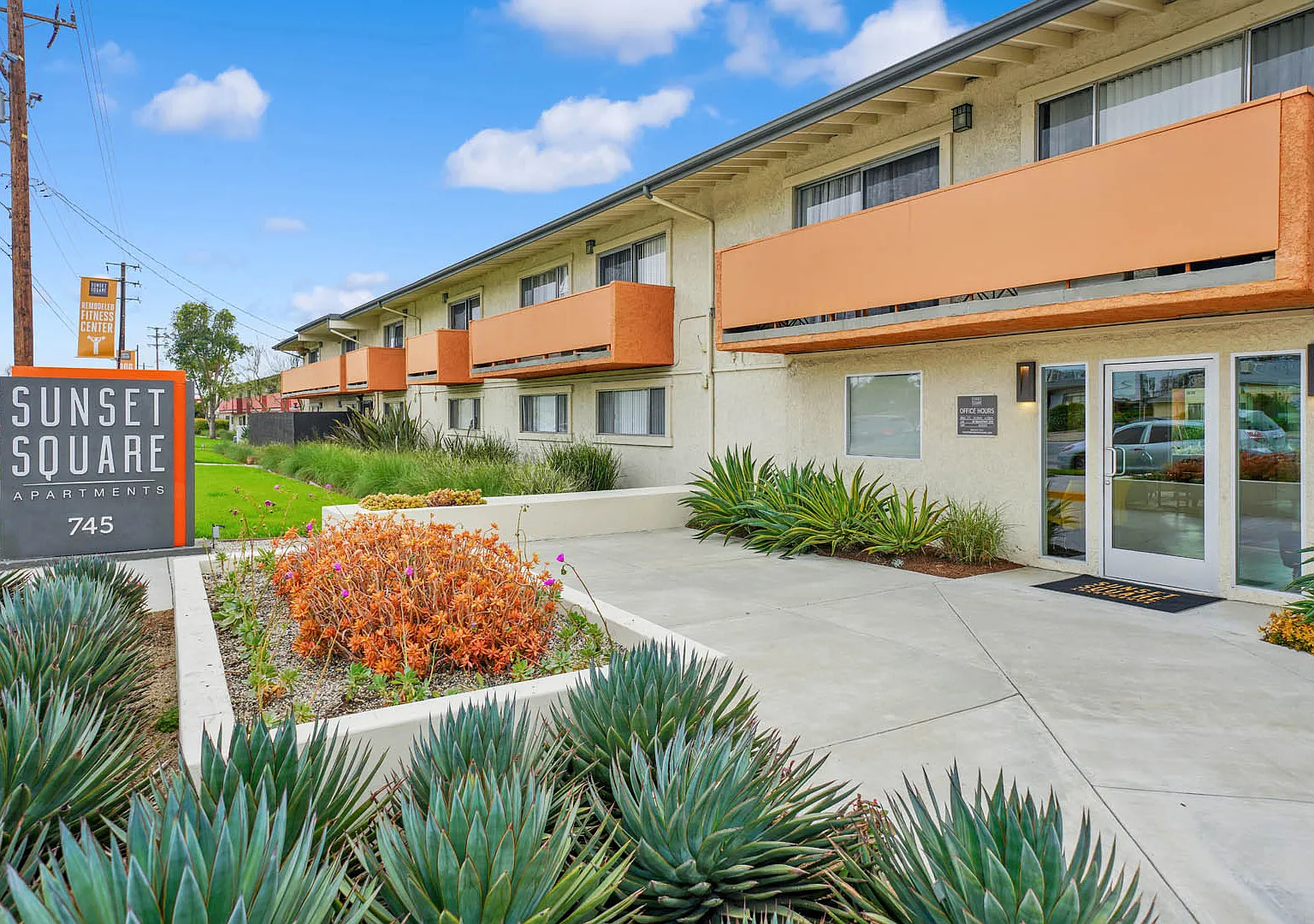 Sunset Square Apartments — Photo 2