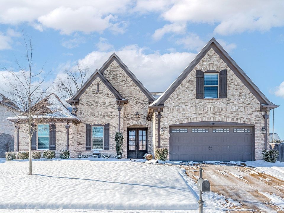 1st image of 2203 Applemill Dr