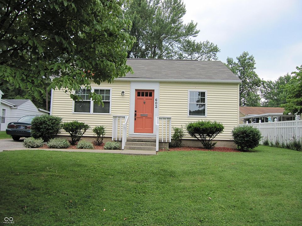 1st image of 602 E Maxwell Ln