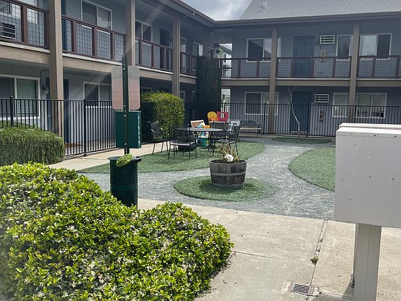 3rd image of 264 Douglas Ln APT 15