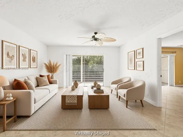110 Lake Meryl Dr APT 216, Royal Palm Beach, FL 33411