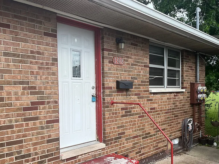 1308 Virginia Ave — Photo 1