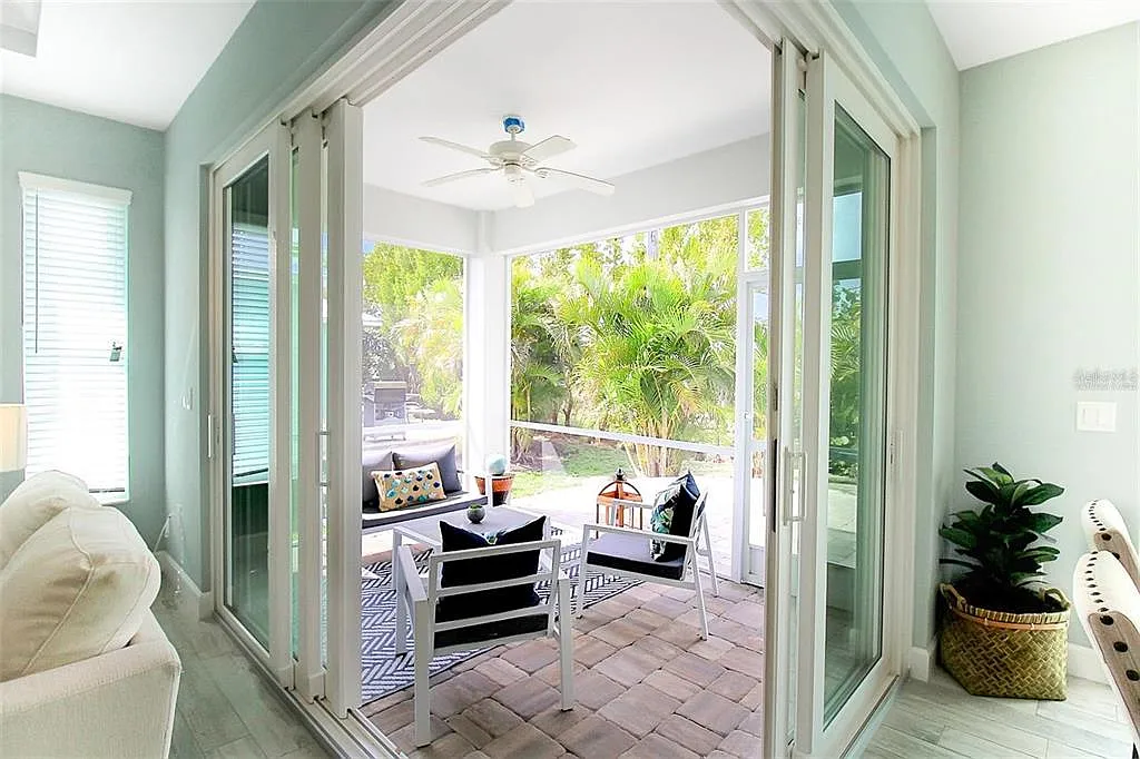 3 bed, 2.0 bath, 1440 sqft, $2,399 — Photo 4