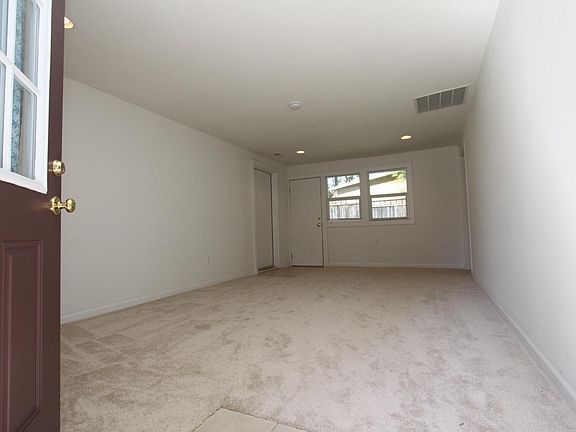 5th image of 5522 NE 198th Pl